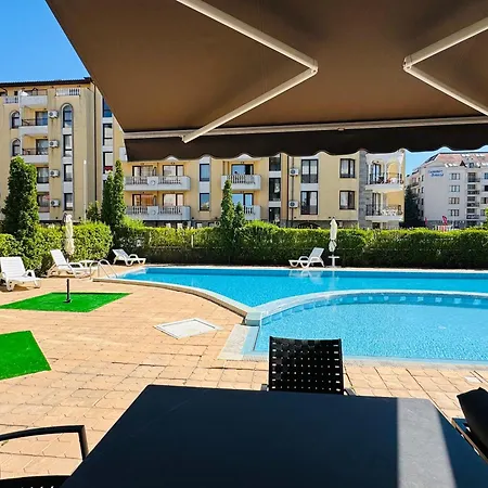 Sunny House 301 Two Bedroom Apartment *